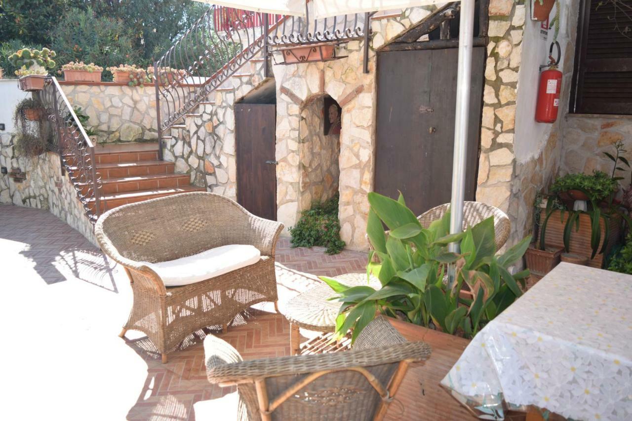 Bed &Breakfast Pinetamare Bed & Breakfast Castel Volturno Exterior photo